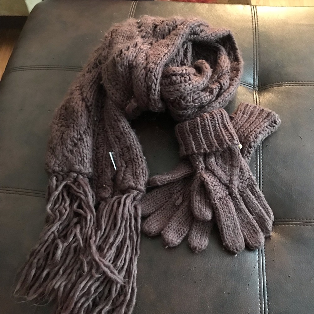 ‼️Bundle item only‼️ Knit gloves and scarf